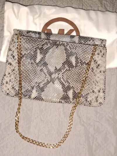 Clutch Michael Kors estampado serpiente - miniatura 2