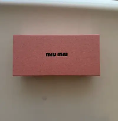 Gafas de sol Miu Miu negras - miniatura 3