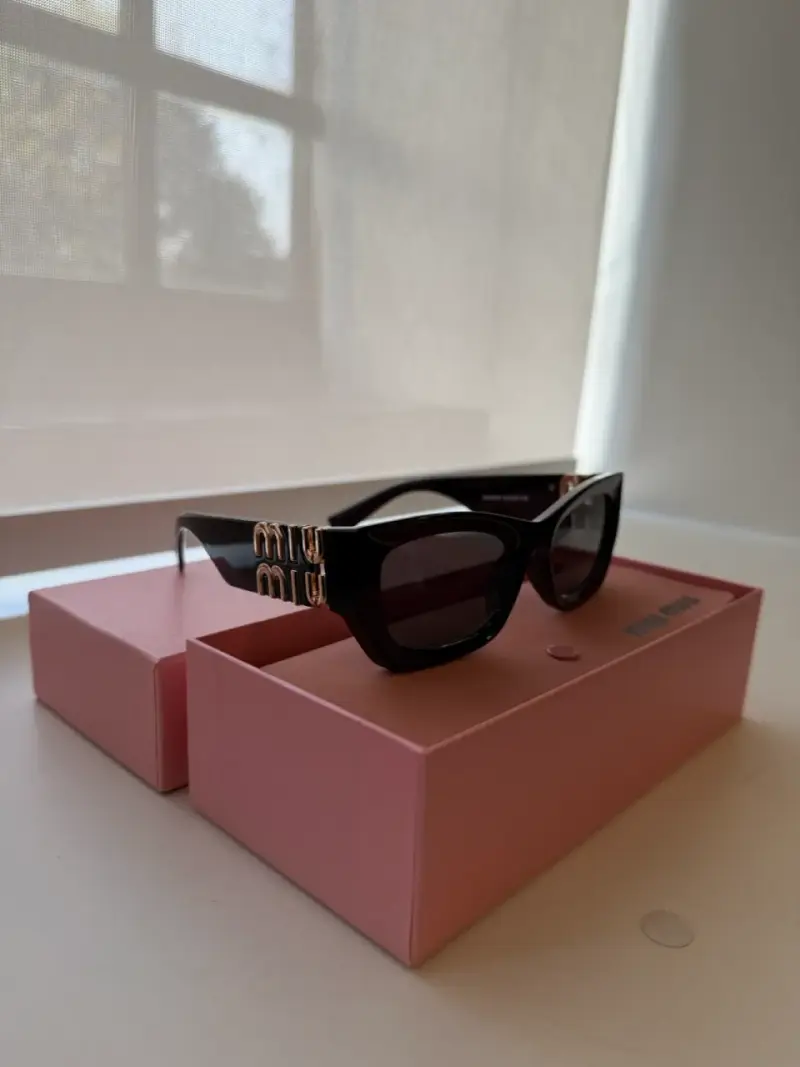 Gafas de sol Miu Miu negras - 5