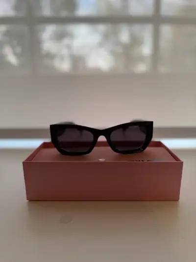 Gafas de sol Miu Miu negras - miniatura 6