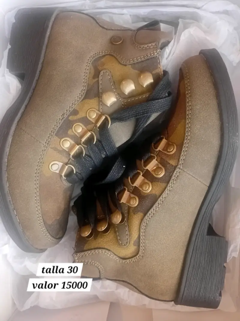 Botines camuflados talla 30 - 1