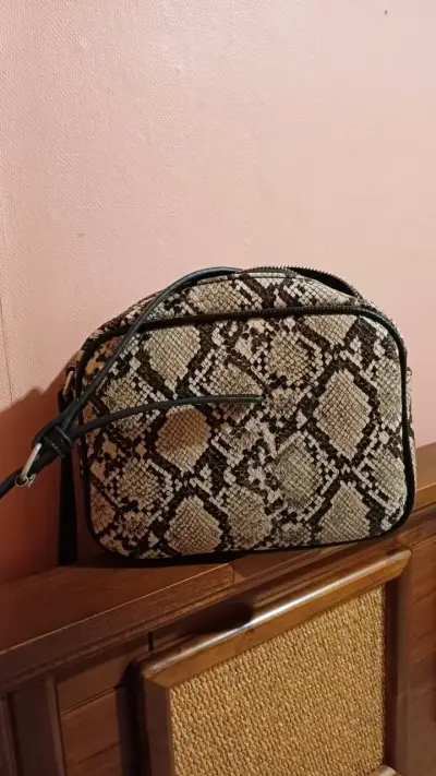Bolso cruzado estampado serpiente - miniatura 3