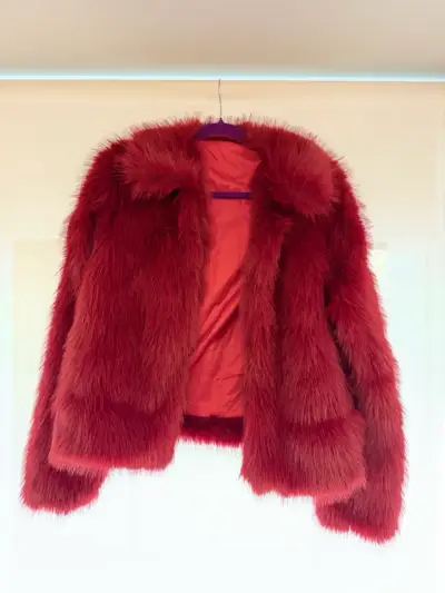 Chaqueta de pelo sintético roja - miniatura 1