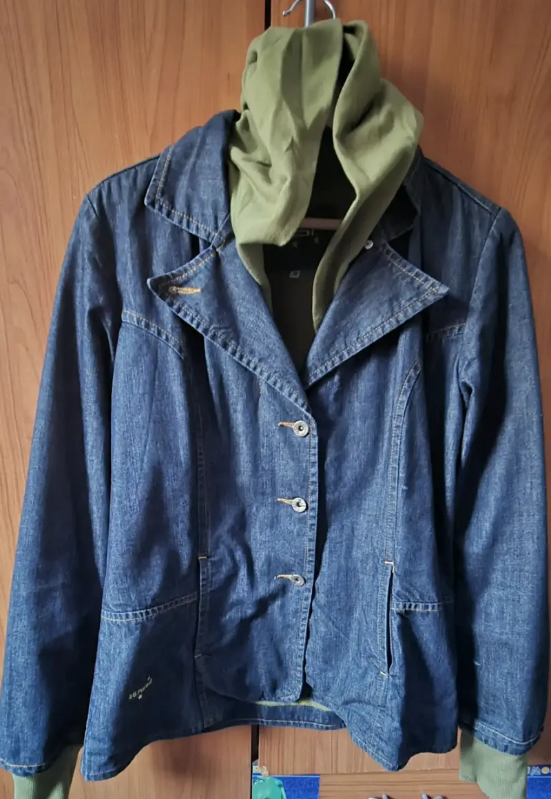 Chaqueta de mezclilla con capucha - 1