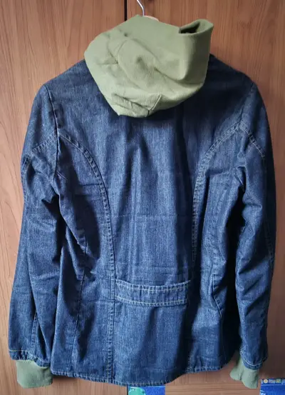 Chaqueta de mezclilla con capucha - miniatura 2