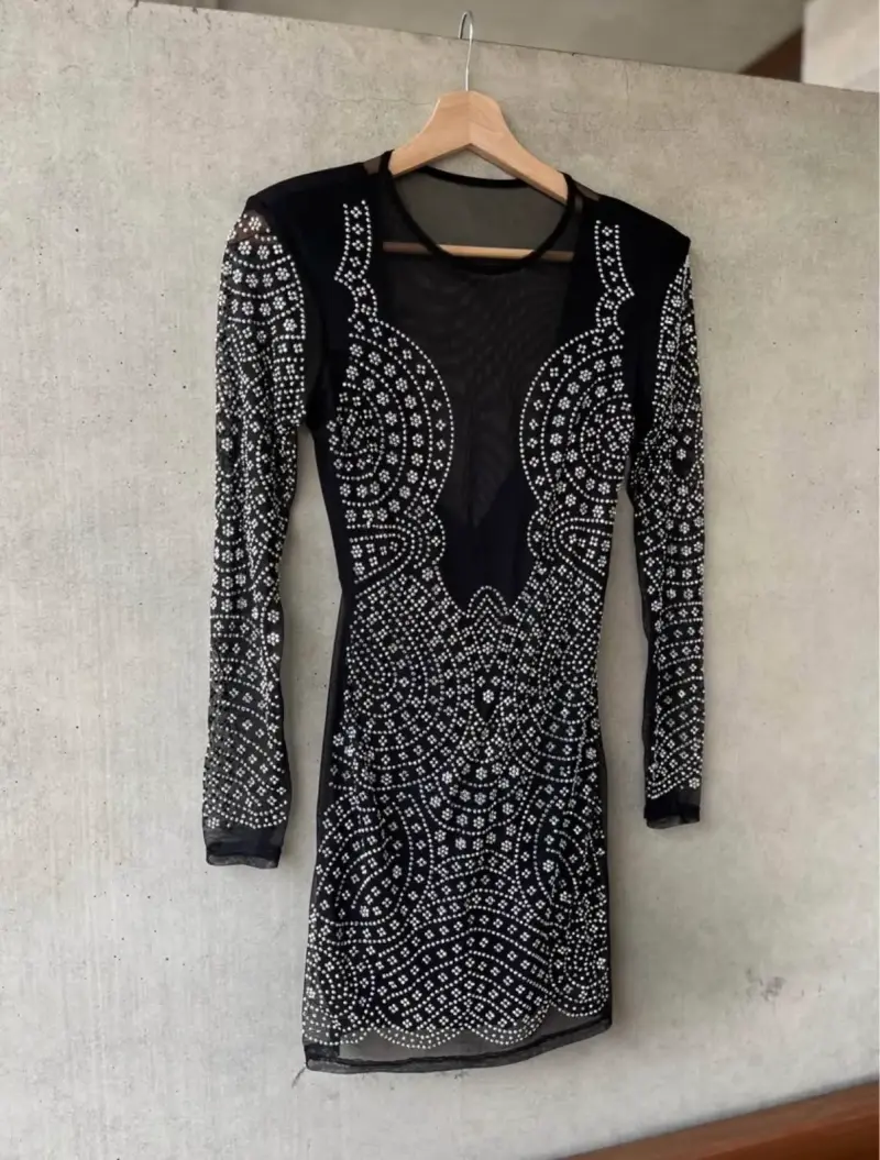 Vestido negro con lentejuelas - 3