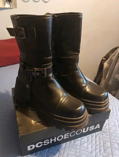 Botas negras - miniatura 3