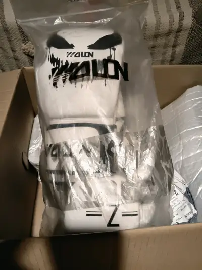 Guantes de boxeo blancos Walon Sin uso - miniatura 1
