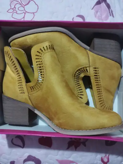 Botines amarillos taco medio - miniatura 1