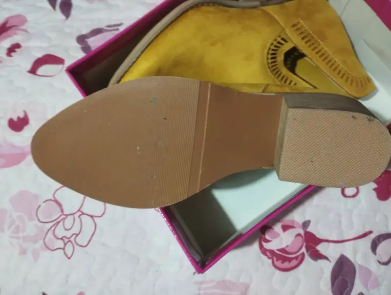 Botines amarillos taco medio - 3