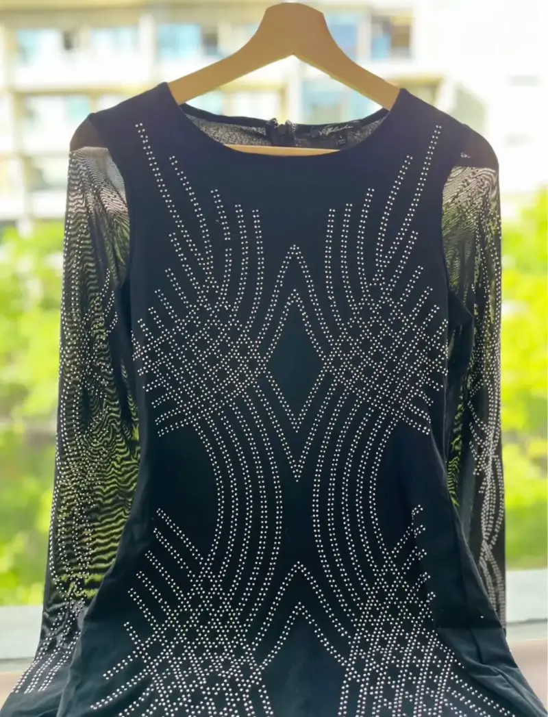 Vestido negro con detalles plateados - 4