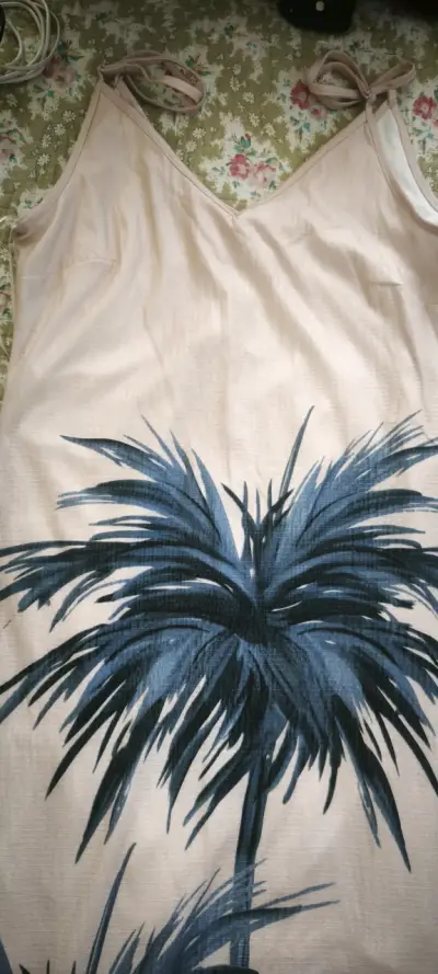 Vestido beige con estampado azul - miniatura 1
