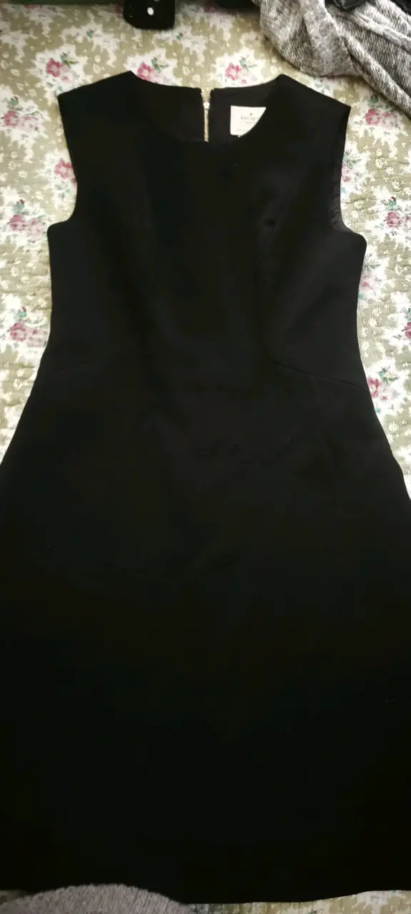 Vestido negro elegante - 1