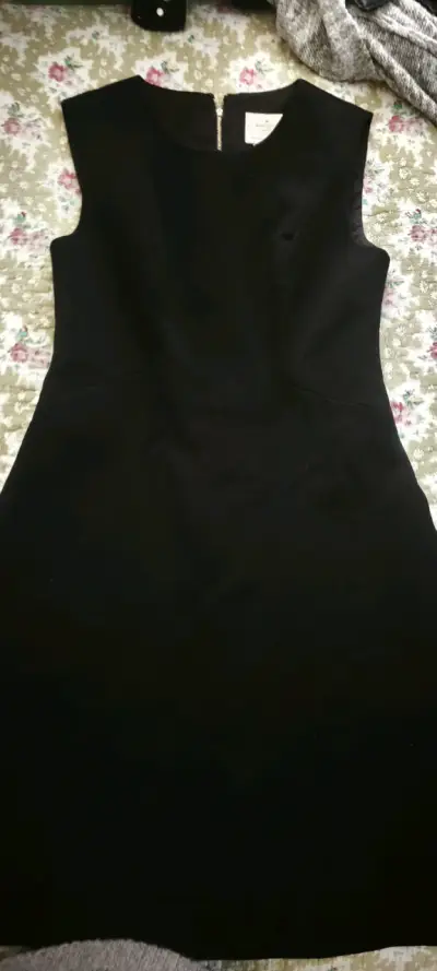 Vestido negro elegante - miniatura 1