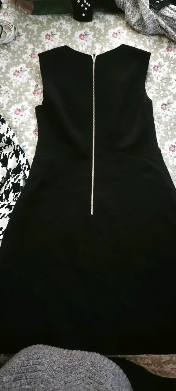 Vestido negro elegante - 4