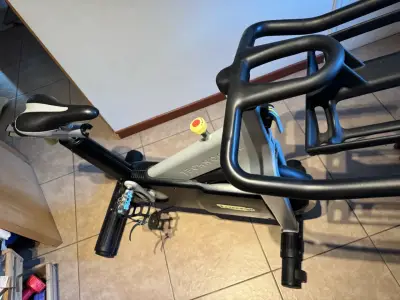 Bicicleta Spinning Technogym - miniatura 2