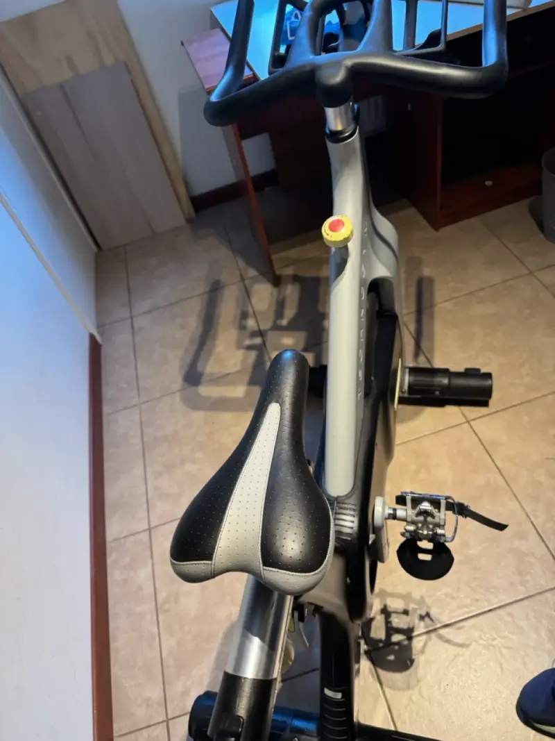 Bicicleta Spinning Technogym - 6