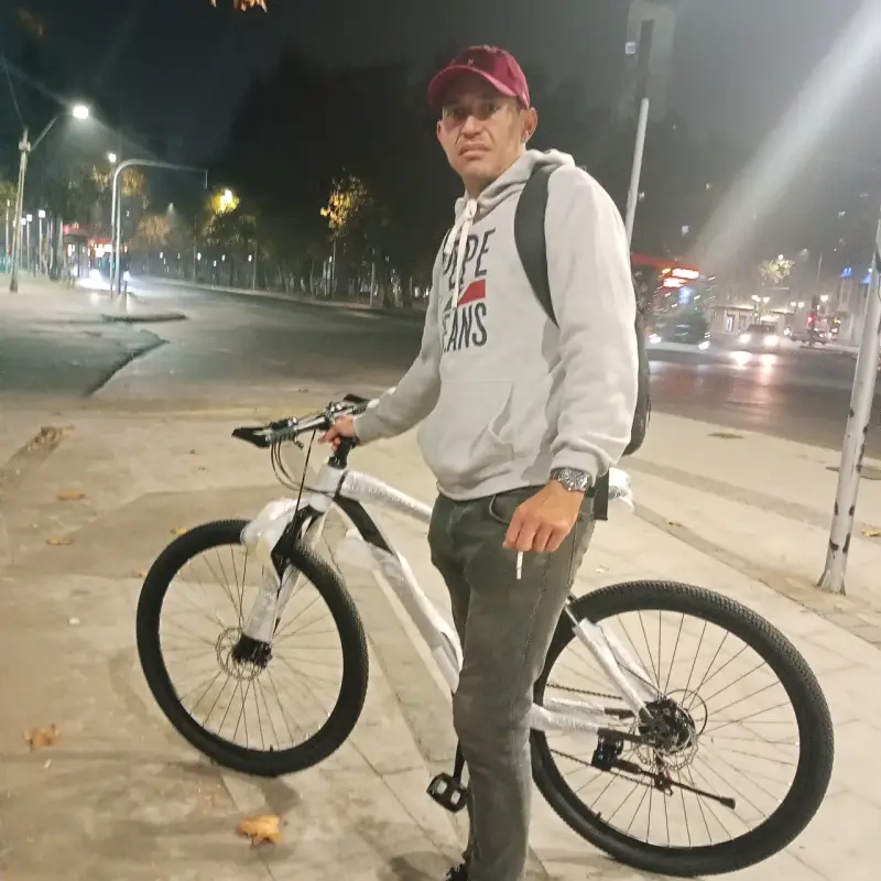 Bicicleta de montaña negra - 6