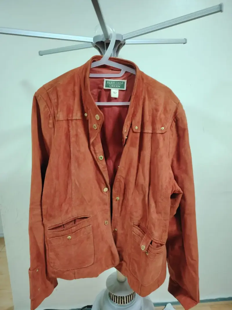 Chaqueta de gamuza anaranjada