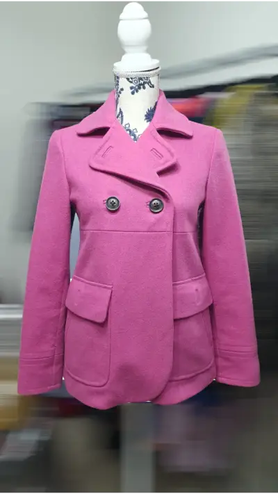 Chaqueta de lana rosada - miniatura 1