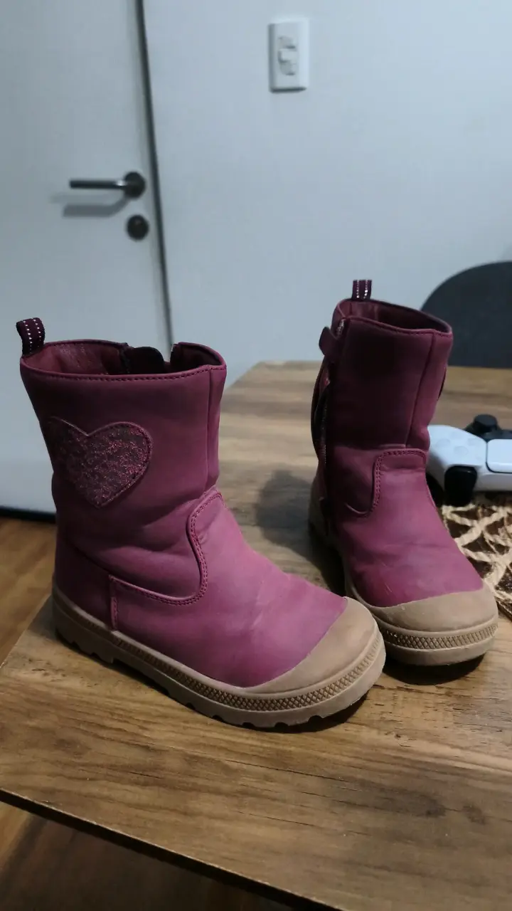 Botas rosas para niños