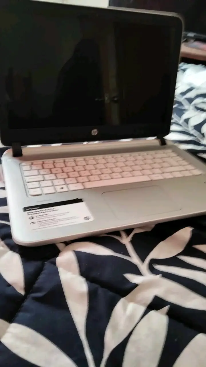 Notebook HP blanco - 1