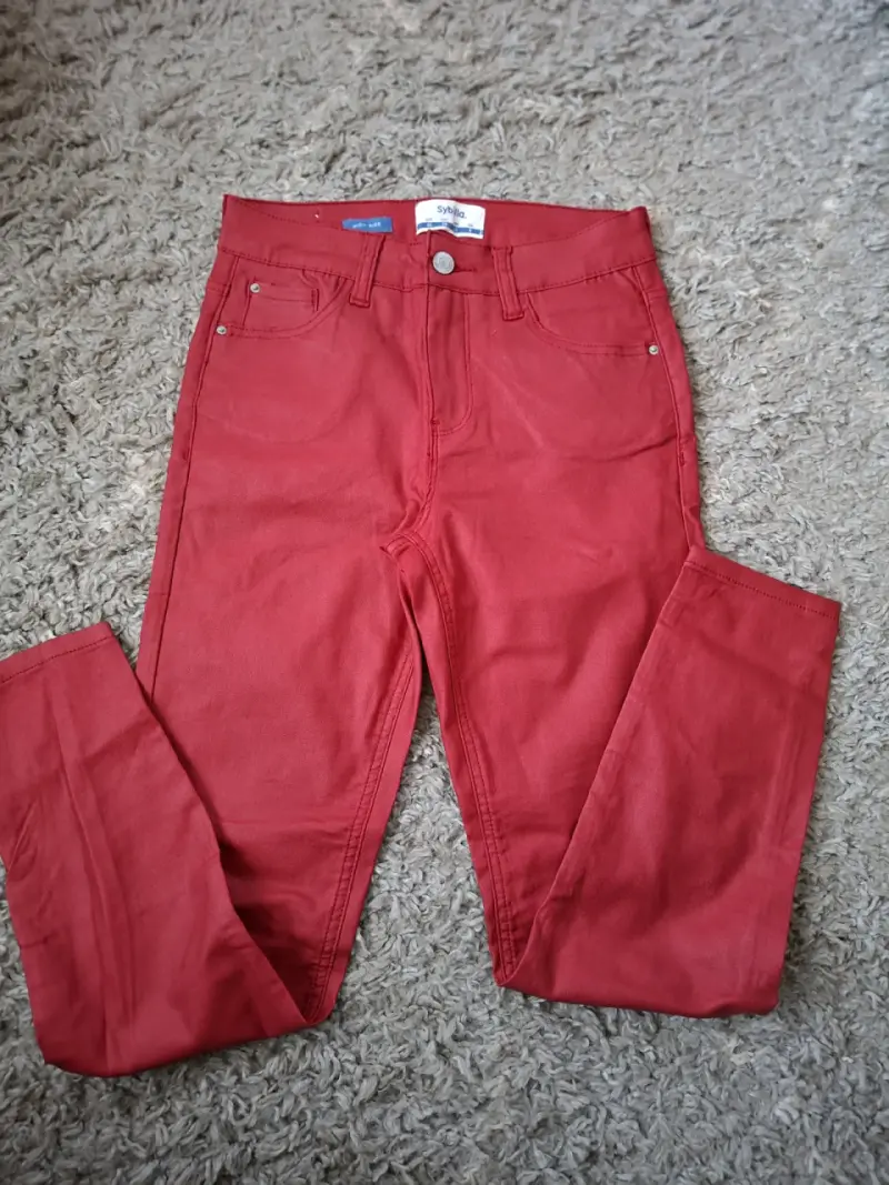 Pantalones rojos cuerina - 1