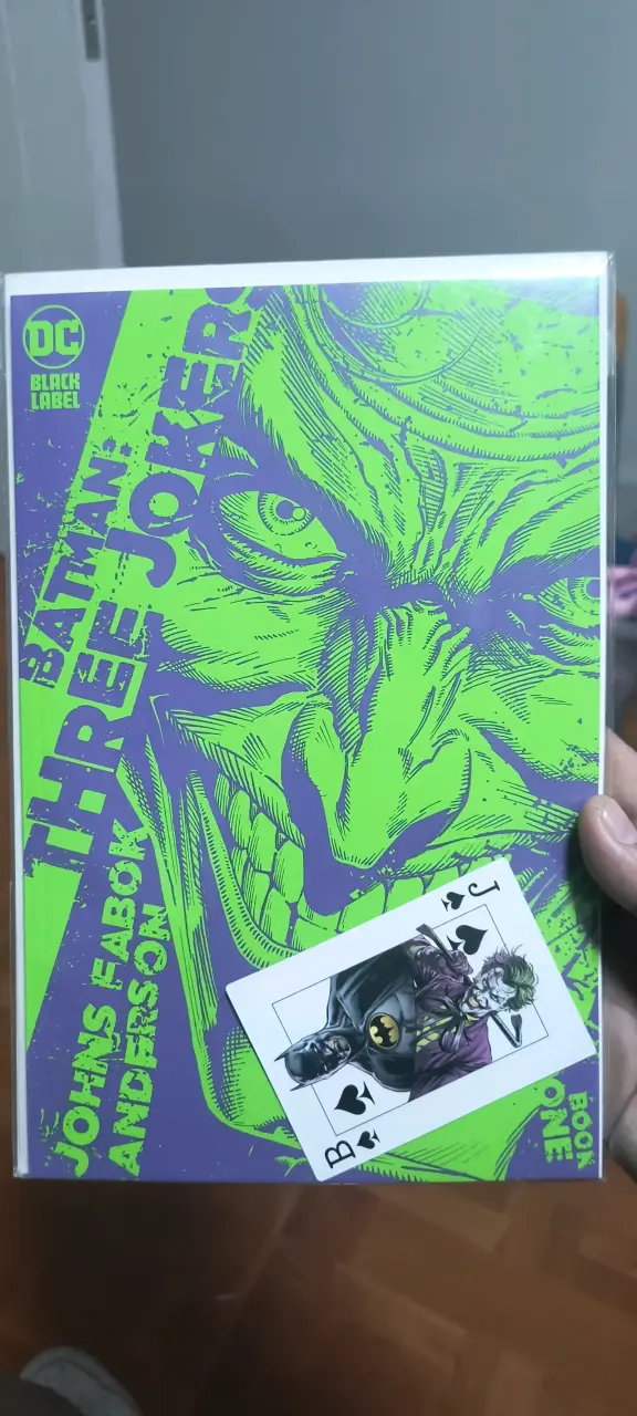 Comic DC Batman: Three Jokers - 1