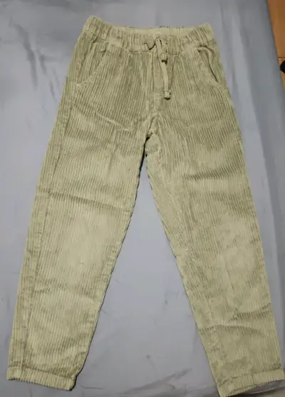 Pantalones cotele verde oliva - miniatura 1