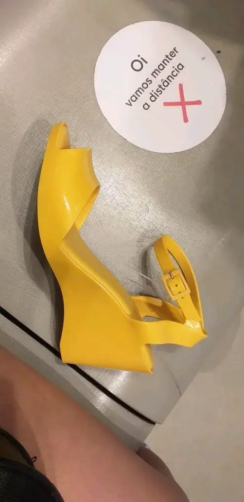 Sandalias plataforma amarillos Melissa