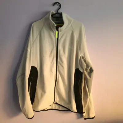 Chaqueta deportiva blanca marca Puma - miniatura 1