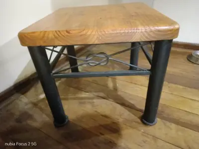 Mesa de madera rústica - miniatura 2