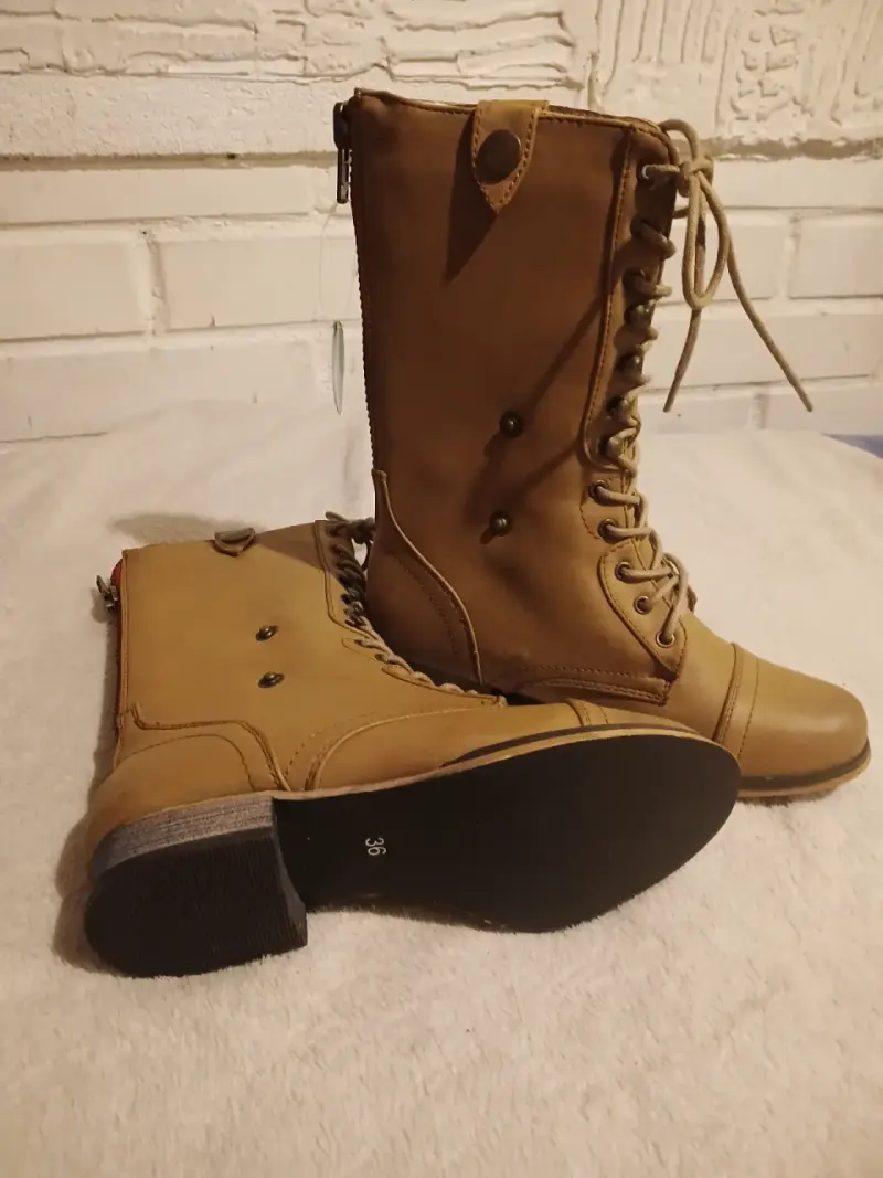 Botas beige con cordones - 2