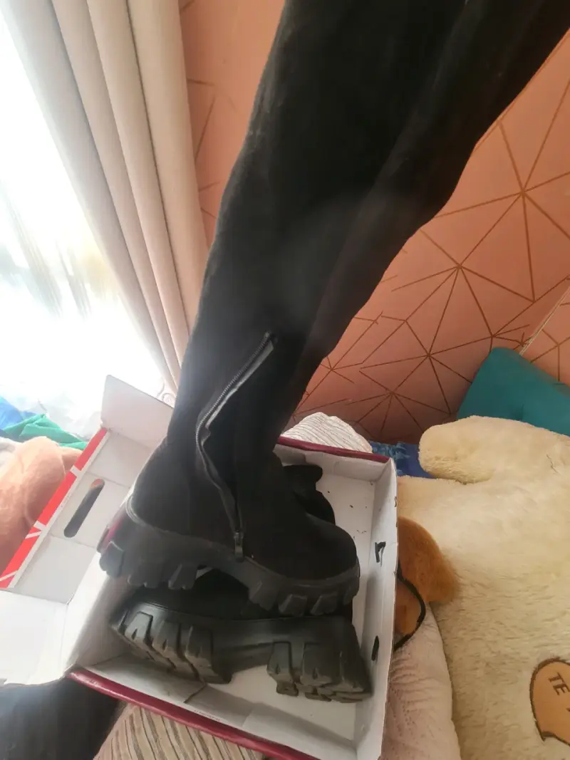 Botas negras de caña alta