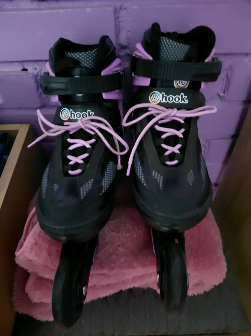 Patines en línea negros con morado - 1