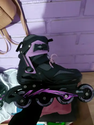 Patines en línea negros con morado - miniatura 4