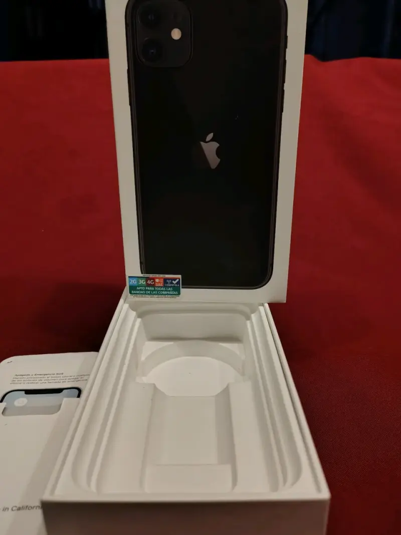 Caja iPhone original.2 de celulares 1 de fonos. - 3