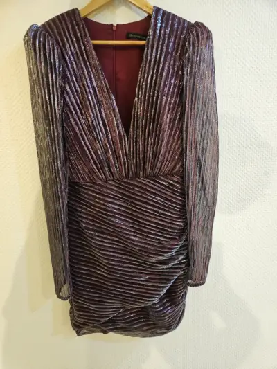 Vestido plisado purpura brillante - miniatura 1