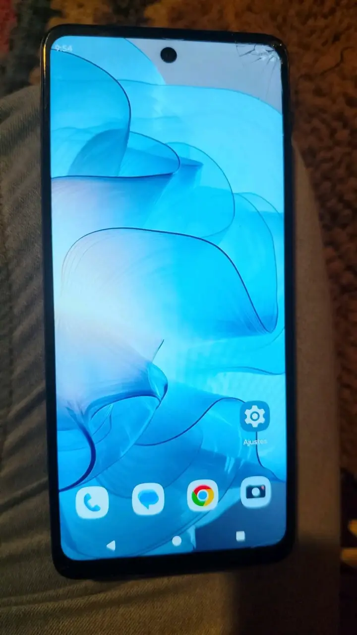 Teléfono inteligente con pantalla dañada - 1