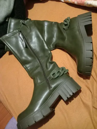 Botas largas verdes de cuero - miniatura 1