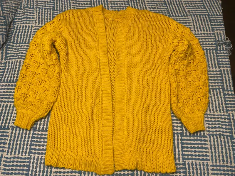 Cárdigan amarillo