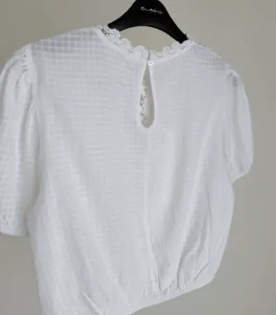Blusa blanca encaje - miniatura 3