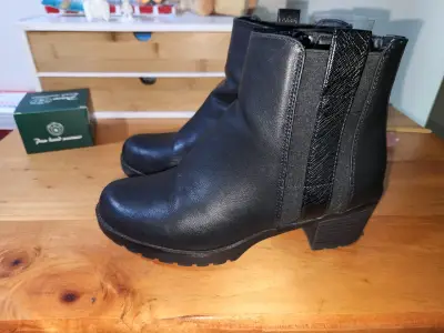 Botines negros de cuero sintético Bata - miniatura 1