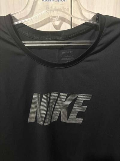 Polera deportiva negra Nike - miniatura 3