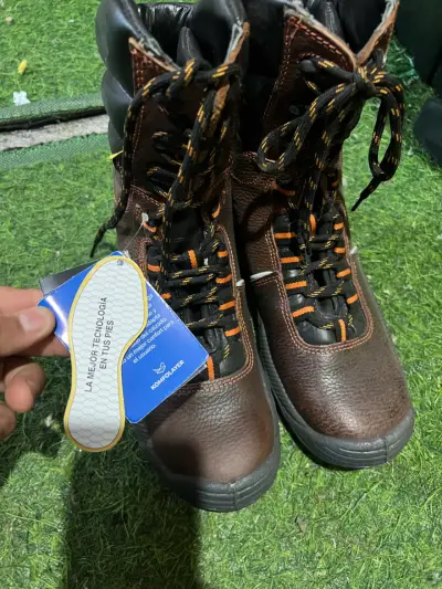 Botas de cuero cafe - miniatura 1