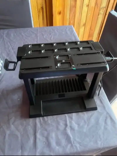 Cargador y soporte para mandos Switch - miniatura 2