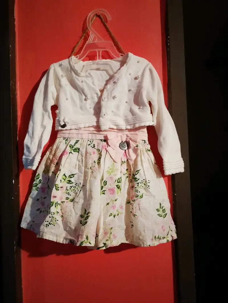 Vestido infantil floral con chaqueta