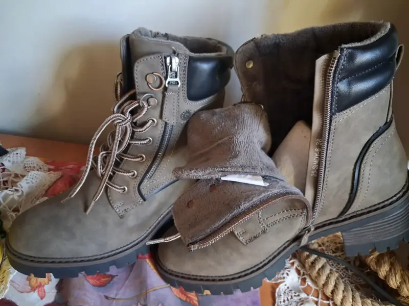 Botas de cuero marrón con cordones - 2
