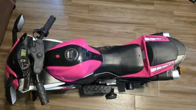 Moto eléctrica infantil rosa - miniatura 4
