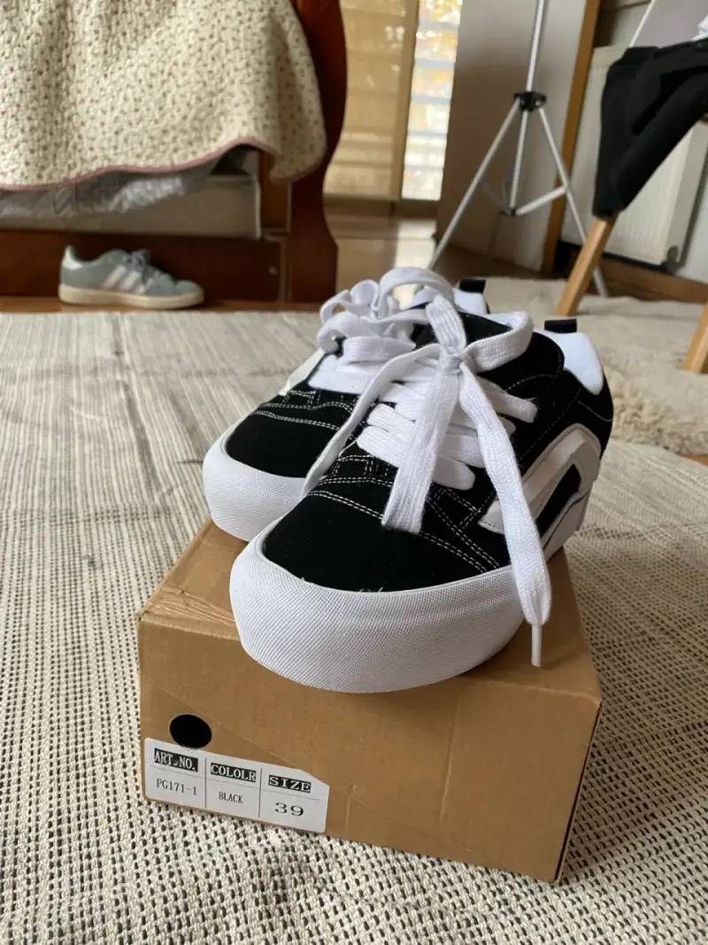 Zapatillas negras - 1